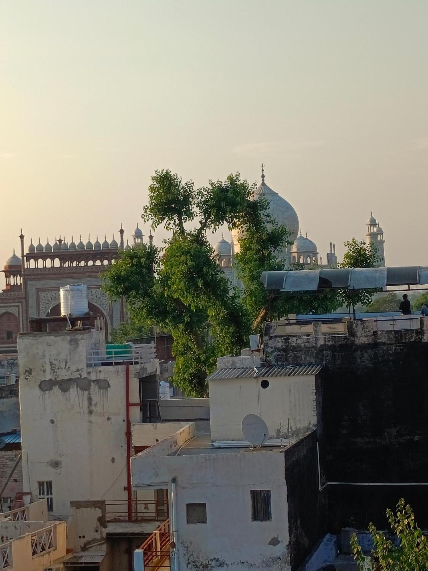 Hotel India Inn Walking Distance From Taj Mahal-- Rooftop Taj Mahal View Агра Экстерьер фото