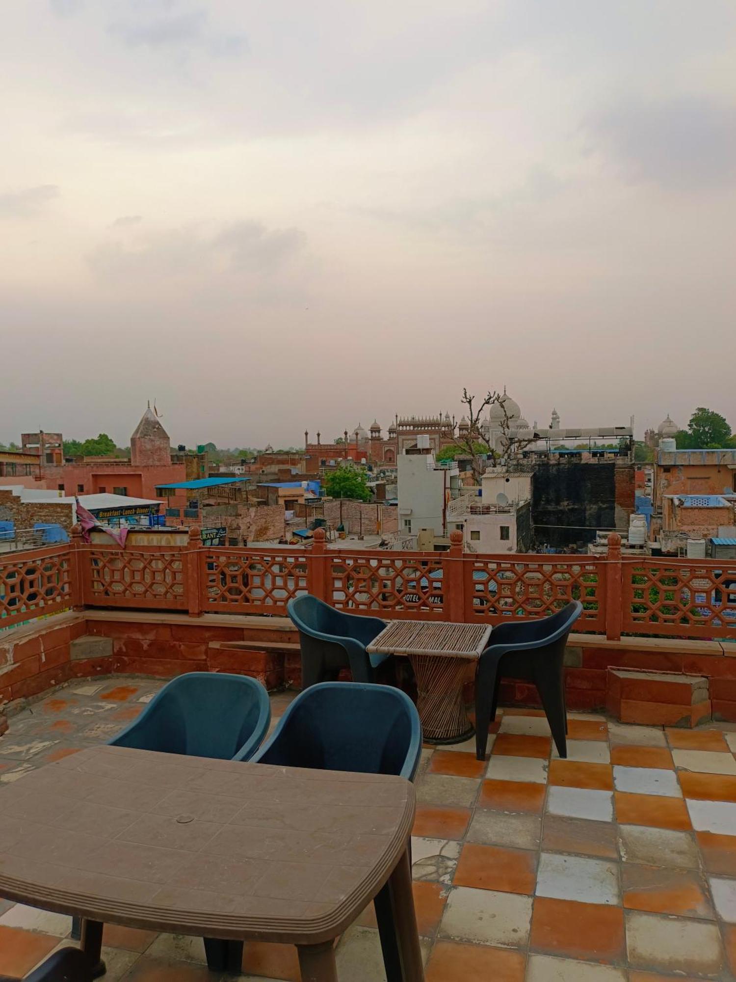 Hotel India Inn Walking Distance From Taj Mahal-- Rooftop Taj Mahal View Агра Экстерьер фото